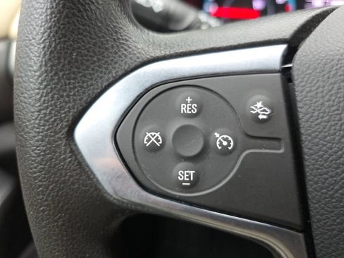 Used 2023 Chevrolet Traverse LS image 25