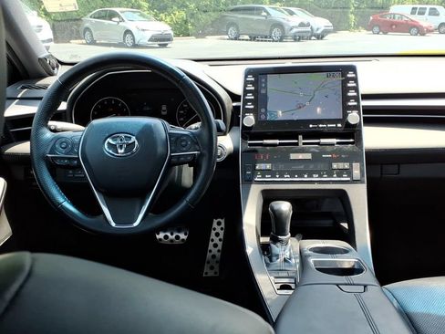 Used 2019 Toyota Avalon Touring w/ Advanced Safety Package FWD image 11