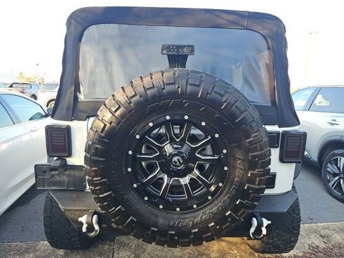 Used 2016 Jeep Wrangler Unlimited Sahara w/ Dual Top Group image 5