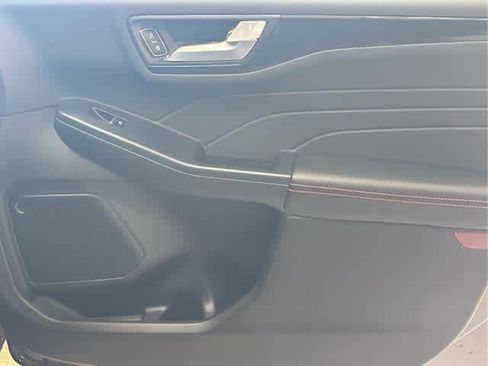 New 2025 Ford Escape ST-Line w/ Cold Weather Package image 33