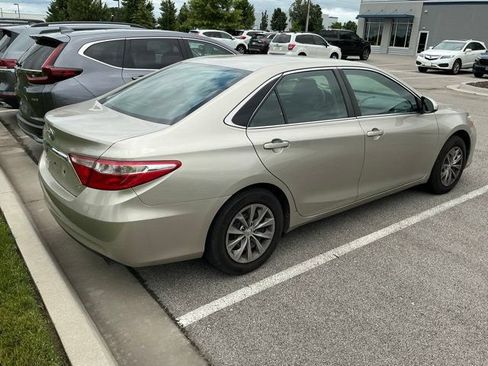 Used 2017 Toyota Camry LE FWD image 6