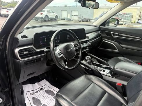 Used 2024 Kia Telluride S w/ S Sunroof Package FWD image 3