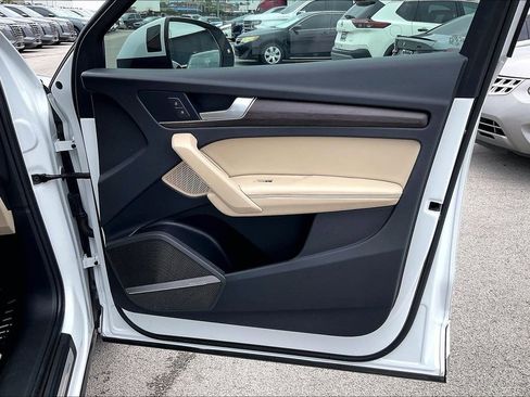 Used 2023 Audi Q5 e Premium Plus w/ Premium Plus Package AWD/4WD image 26