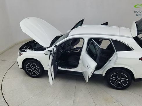 Used 2025 Mercedes-Benz GLC 300 4MATIC image 86
