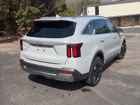 Used 2025 Kia Sorento S w/ Panoramic Sunroof Package image 7