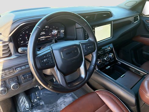 Used 2023 GMC Yukon Denali Ultimate image 26