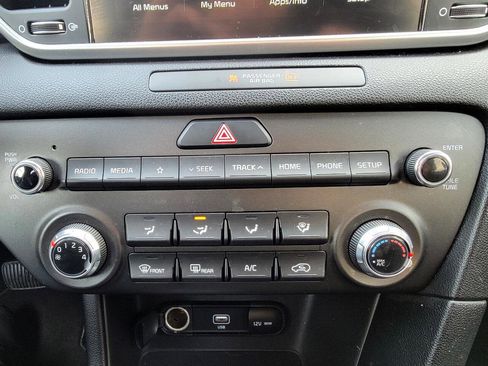 Used 2020 Kia Sportage LX image 34