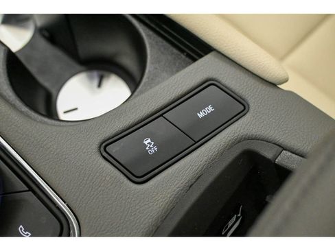 Certified 2025 Cadillac XT5 Premium Luxury image 28