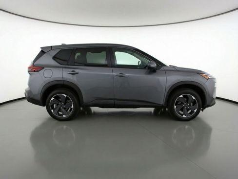 Used 2025 Nissan Rogue SV image 11