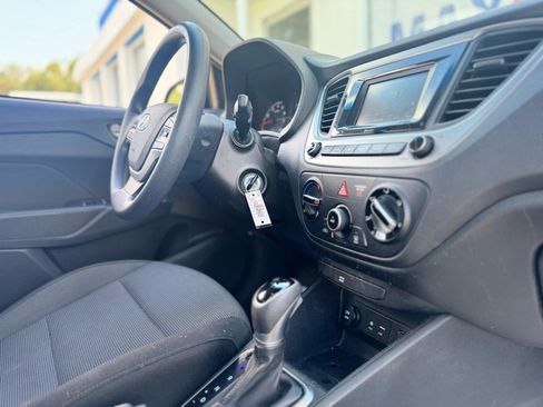 Used 2018 Hyundai Accent SE FWD image 43