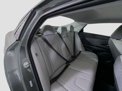 Used 2025 Hyundai Elantra Limited FWD image 30