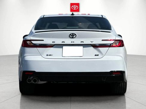 New 2026 Toyota Camry Hybrid FWD image 4