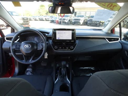 Used 2025 Toyota Corolla LE image 23