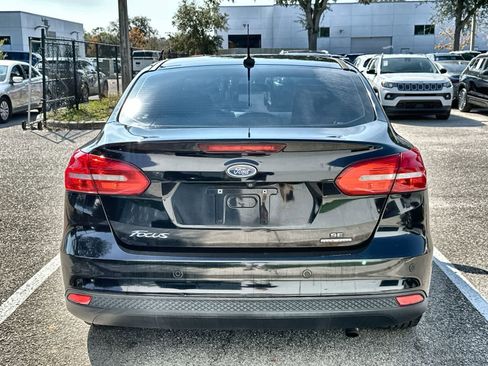 Used 2016 Ford Focus SE w/ SE Power Seat Package image 5