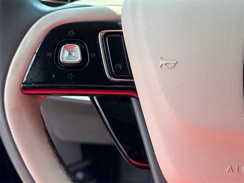 Used 2022 Lincoln Corsair FWD image 25