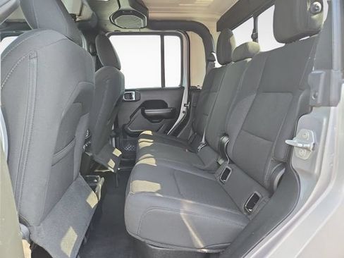 Used 2020 Jeep Gladiator Sport w/ Quick Order Package 24S AWD/4WD image 12