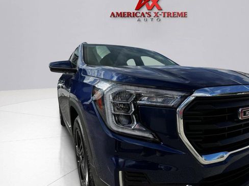 Used 2023 GMC Terrain SLE w/ Driver Convenience Package image 11