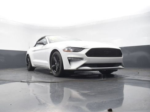Used 2021 Ford Mustang Convertible w/ Equipment Group 101A RWD image 38