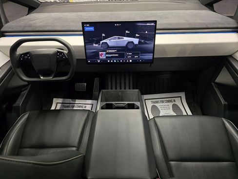 Used 2024 Tesla Cybertruck Cyberbeast AWD/4WD image 34