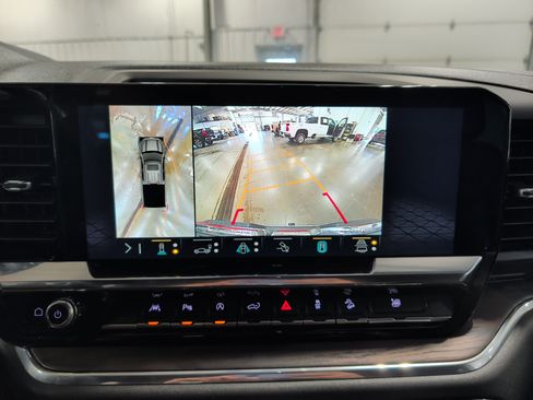 Used 2023 GMC Sierra 1500 SLT w/ SLT Premium Plus Package AWD/4WD image 13