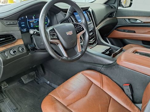 Used 2016 Cadillac Escalade ESV Luxury image 8