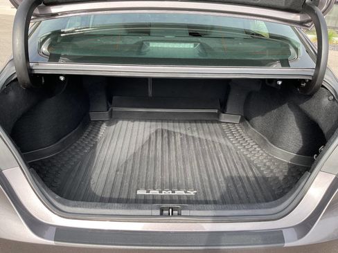 Used 2018 Toyota Camry SE w/ Moonroof Package FWD image 32