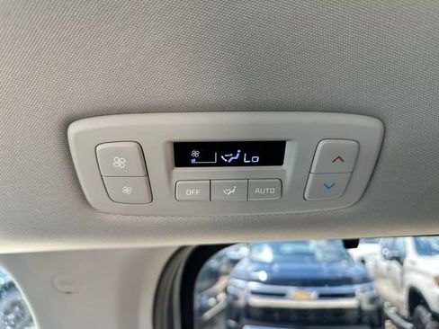 Used 2024 Kia Carnival EX FWD image 55