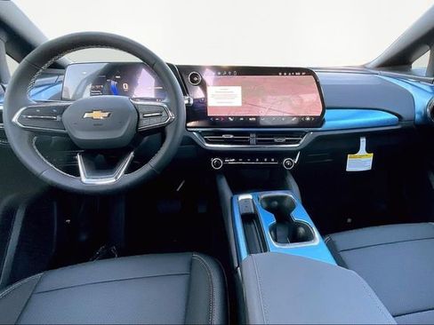 New 2026 Chevrolet Equinox EV LT FWD image 6