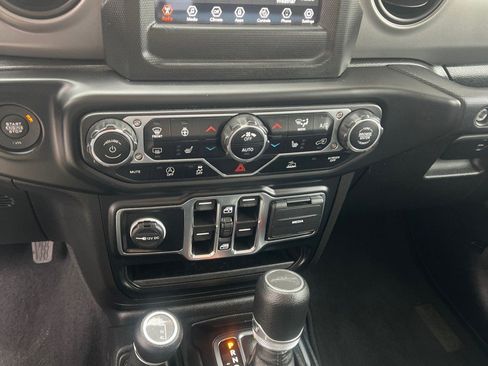 Used 2022 Jeep Gladiator Sport AWD/4WD image 36