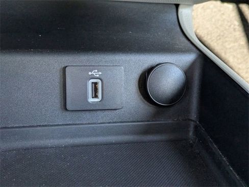 Used 2017 Ford Fusion Platinum image 27