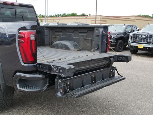 Used 2025 GMC Sierra 3500 Denali w/ Denali Reserve Package AWD/4WD image 18