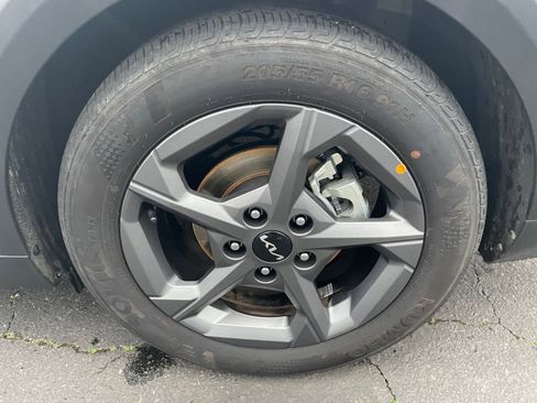 Used 2025 Kia K4 LXS image 29