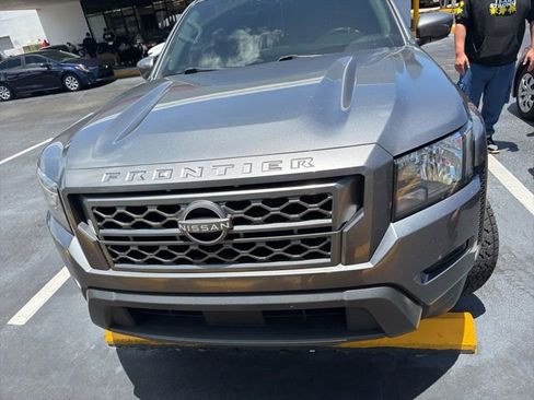 Used 2022 Nissan Frontier SV w/ Technology Package AWD/4WD image 3