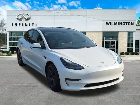 Used 2023 Tesla Model 3 Standard Range RWD image 1