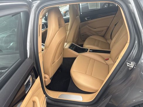 Used 2018 Porsche Panamera 4 image 13