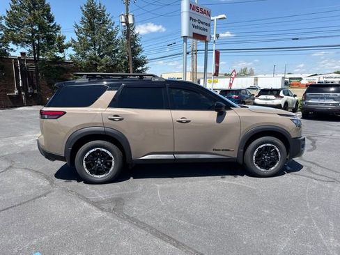 Certified 2024 Nissan Pathfinder Rock Creek AWD/4WD image 8