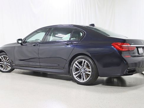 Used 2019 BMW 750i xDrive w/ M Sport Package image 8
