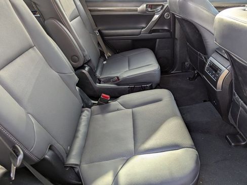 Used 2023 Lexus GX 460 Premium w/ Accessory Package image 19