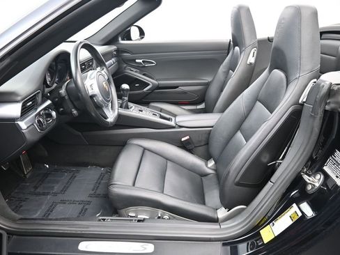 Used 2015 Porsche 911 Carrera S image 7