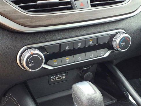 Used 2023 Nissan Altima 2.5 SV image 14