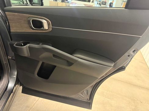 Used 2023 Kia Sorento S w/ Panoramic Sunroof Package AWD/4WD image 27