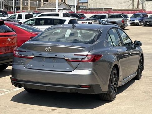 Used 2026 Toyota Camry SE FWD image 4