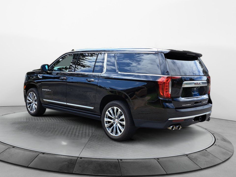 Used 2021 GMC Yukon XL Denali w/ Denali Premium Package AWD/4WD image 5