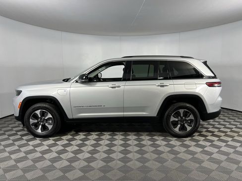 Certified 2022 Jeep Grand Cherokee Limited 4xe w/ Luxury Tech Group II image 9