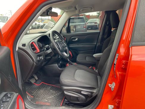 Used 2016 Jeep Renegade Trailhawk AWD/4WD image 15