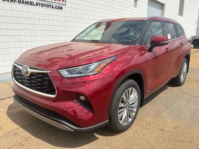 New 2026 Toyota Highlander Platinum
