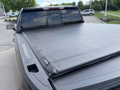 Used 2020 Chevrolet Silverado 1500 LT Trail Boss w/ Midnight Edition AWD/4WD image 56