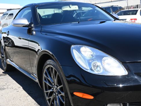 Used 2005 Lexus SC 430 Convertible image 9