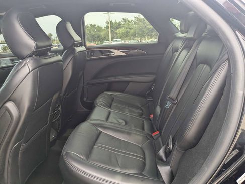Used 2020 Lincoln MKZ Reserve w/ Monochromatic Package FWD image 12