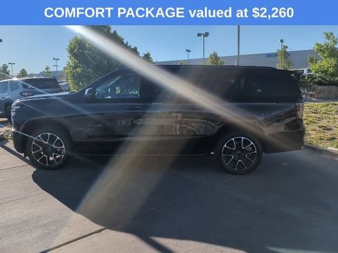 Used 2025 Chevrolet Suburban RST w/ Comfort Package AWD/4WD image 5